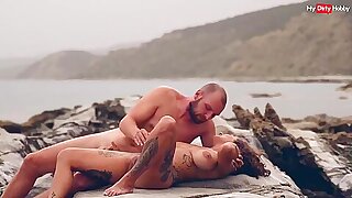 Watch Nice-looking Wenchs Dirt